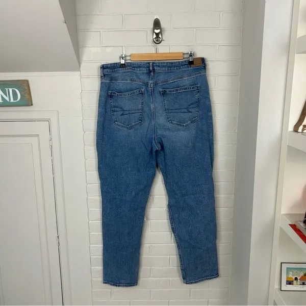 American Eagle Distressed Knee Mom Jeans Size 18 Long - Image 10