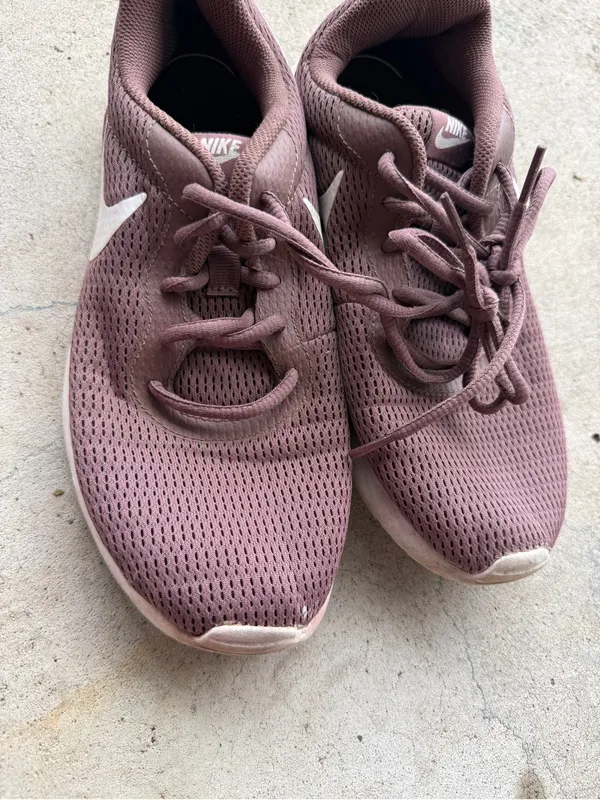 Nike Tanjun Women’s Running Shoes Mauve Pink Mesh Sneakers Size 9 - Image 3