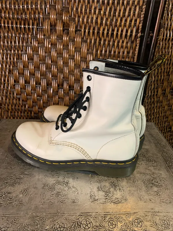 Dr. Martens White Leather Boots Size 6 - Image 3