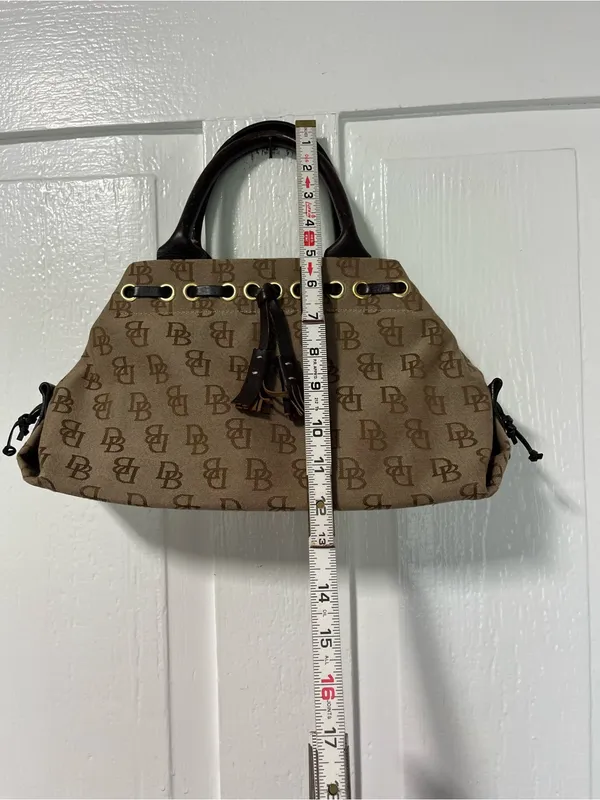 Vintage Y2K Dooney & Bourke Signature Monogram handbag in classic tan Brown - Image 11