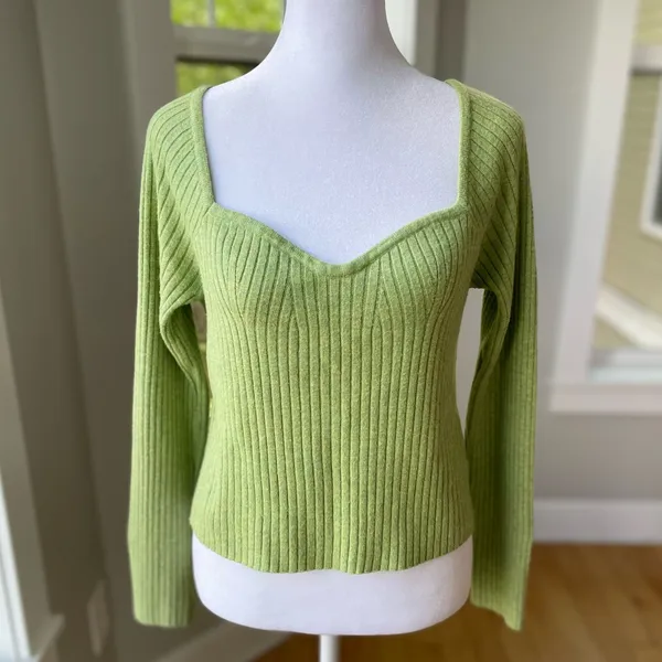 Wild Fable Light Heather Green Sweatheart Neckline Ribbed Cropped Sweater Sz L - Image 10