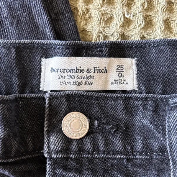 Abercrombie & Fitch Women's Straight Leg Jeans - Dark Blue - Image 2
