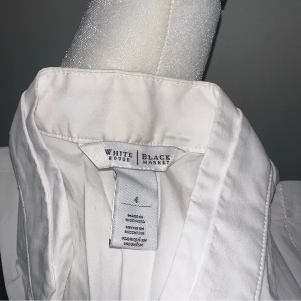 White House Black Market: Women's White Sleeveless Top - Image 6