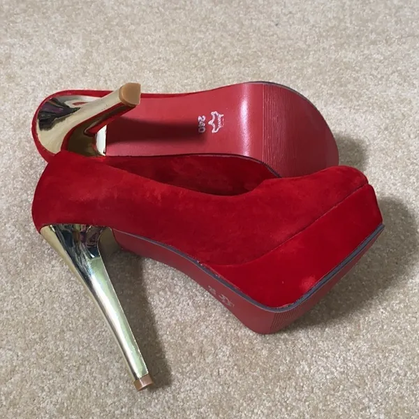 Light In The Box Women’s Red Suede High Heels with Gold Heels Size 7 - Image 7