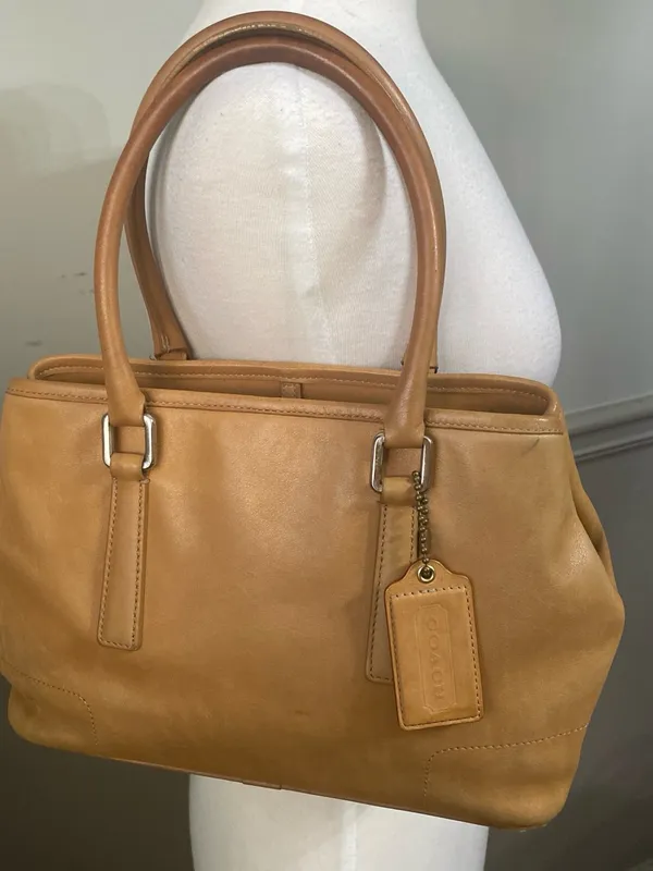 Vintage Coach Hampton Tote / Tan Leather Satchel from 2001 - Image 4