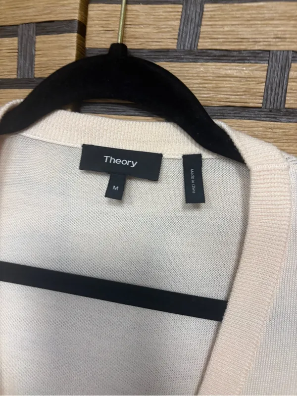 Theory ivory Merino wool wrap sweater size medium - Image 5