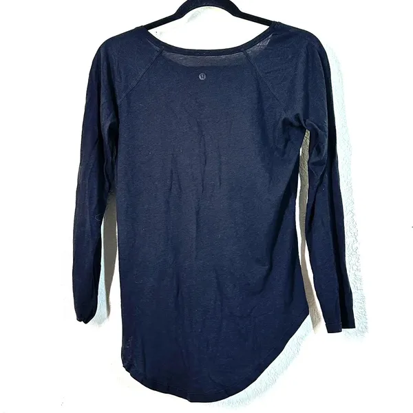 Lululemon 2/S Locarno Long Sleeve Top in black scoop neckline lightweight layer - Image 2