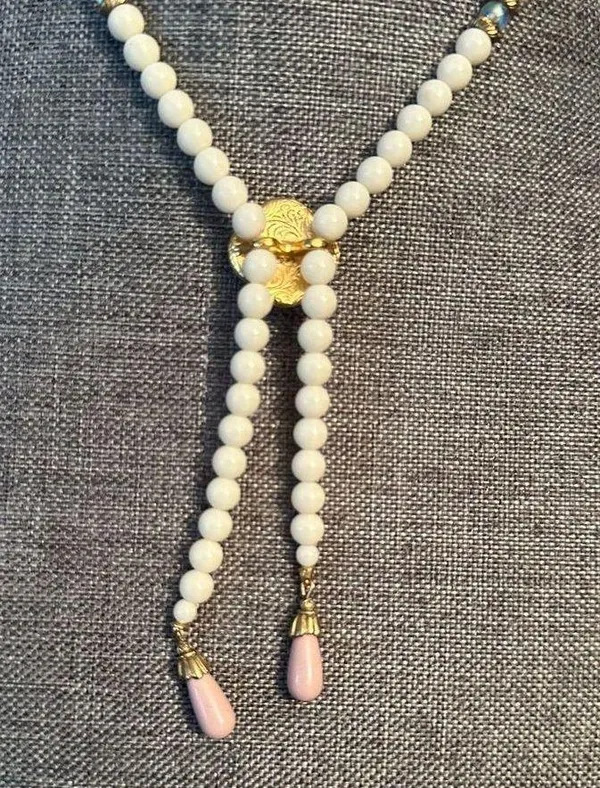 Vintage 1928 glass bead flower Y necklace - Image 2