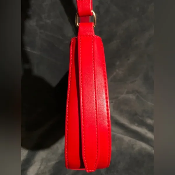 AKIRA Vibrant Red Shoulder Bag - Image 4