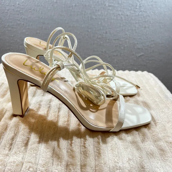 1134 | NWOT Lulus Lace Up Strappy Block Heel Square Toe Sandals White‎ Womens 10 - Image 10