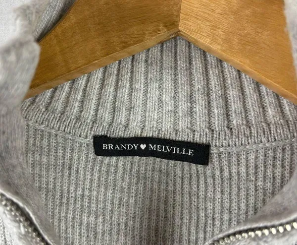 Brandy Melville Quarter Zip Sweater Light Grey - Image 3