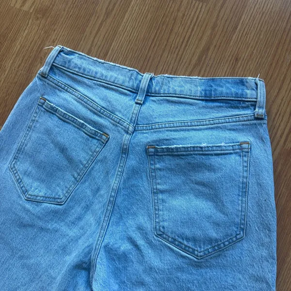 Abercrombie & Fitch Pleated High Rise 80s Mom Jean Size 28 Short - Image 7