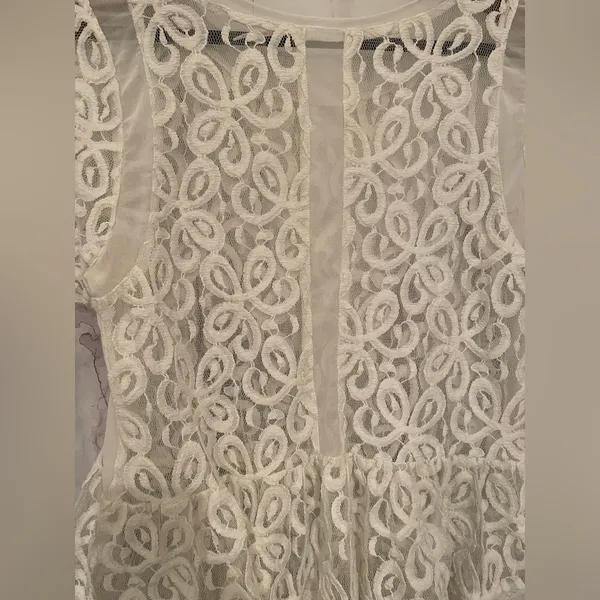 Urban Outfitters Kimchi Blue Short Sleeve Lace Blouse, White Size M - Image 5