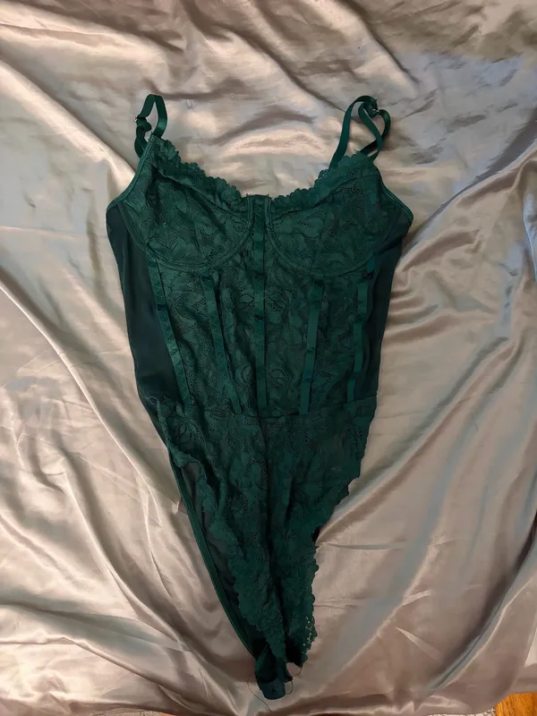 Green Lace Bodysuit Shein - Image 3