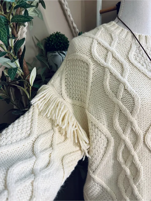 American Eagle Chunky Cable Knit Fringe Sleeve Sweater Small - Image 4