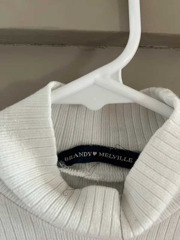 Brandy Melville Turtleneck Long Sleeve - Image 3