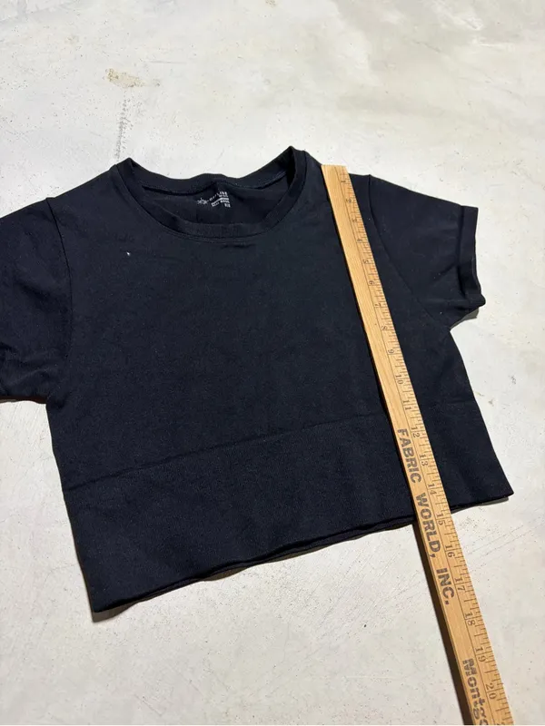 Aerie offline seamless Black Short Sleeve cropped T-Shirt medium - Image 3