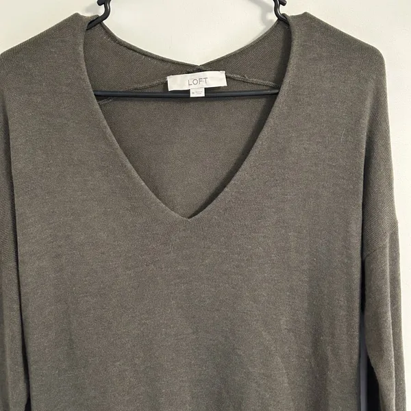 Loft Soft Knit V-Neck Pullover Lightweight Sweater Shirt Olive‎ Green Size M - Image 3