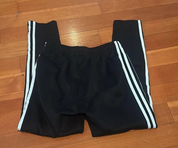Iconic adidas pants with 3 stripes on side XS - Image 2