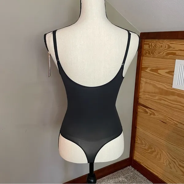 Skims Everyday Sculpt Bodysuit in Onyx Small NWT - Image 7
