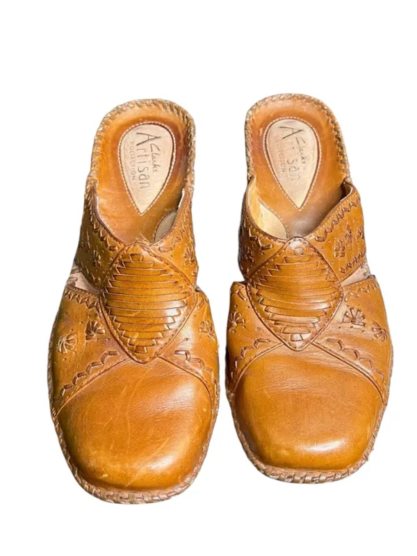 Clarks Artisan Collection Hand-Tooled Leather Clogs - Tan size 5 - Image 3