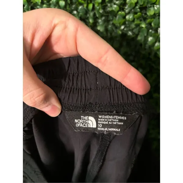 The North Face Nylon Black Straight Leg Pants Size 10 - Image 4
