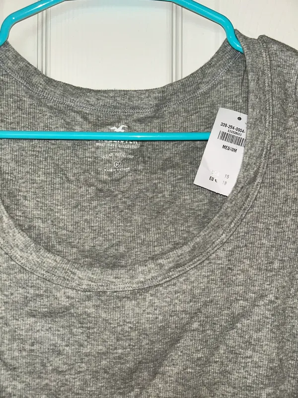 Hollister Cropped Top - Image 2