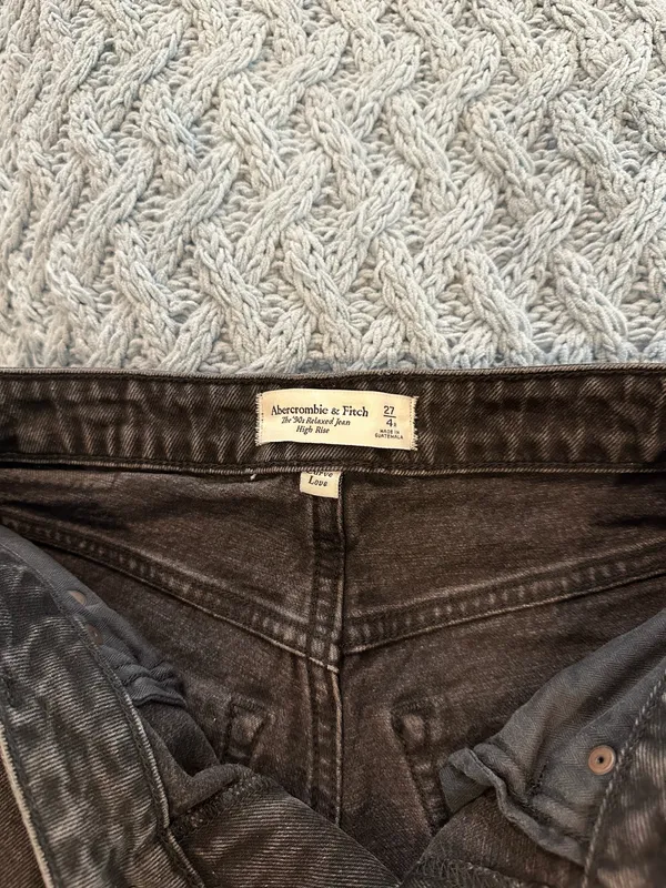 Abercrombie 90s High-Rise Jeans - Image 2