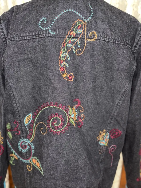 Super Cool Denim & Co Embroidered Denim Jacket - Image 6