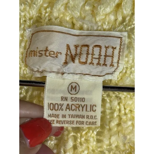 Mister Noah Vintage Yellow V-Neck Textured Knit Sweater Cozy Retro Pullover M - Image 10
