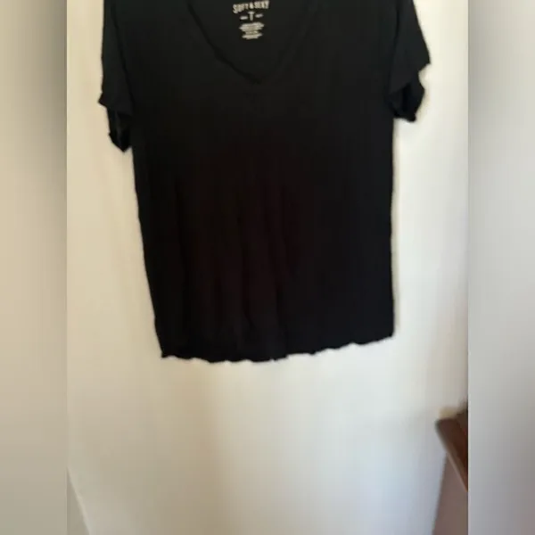 American Eagle Soft & Sexy V Neck Tee Size Small Black - Image 3