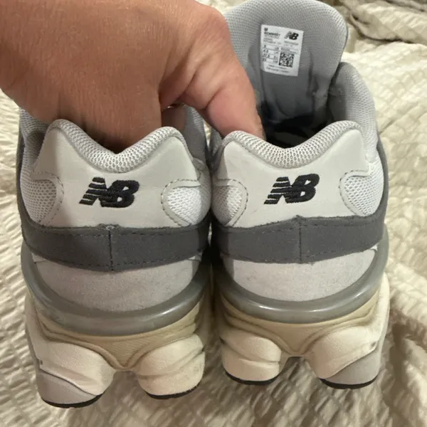 9060 New Balance Sneakers - Image 4