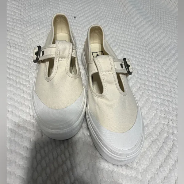 Vans Cream Canvas Shoes - Image 6