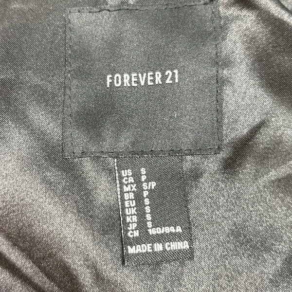 Forever 21 Women's Black Faux Fur Sleeveless Pocket Collar Vest Jacket Size S - Image 7