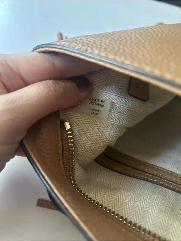 Tory Burch pebbled leather McGraw swingpack crossbody bag - Image 11