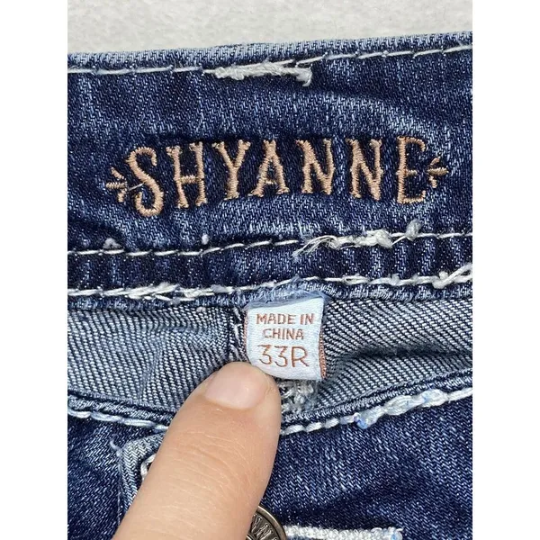 Shyanne‎ Jeans Women's 39 Medium Wash Blue Embroidered Pockets boot cut - Image 7