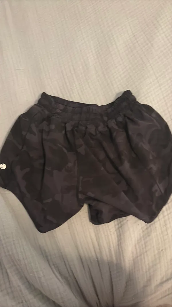 Camo Black Lululemon Hotty Hot Shorts 4" - Image 2