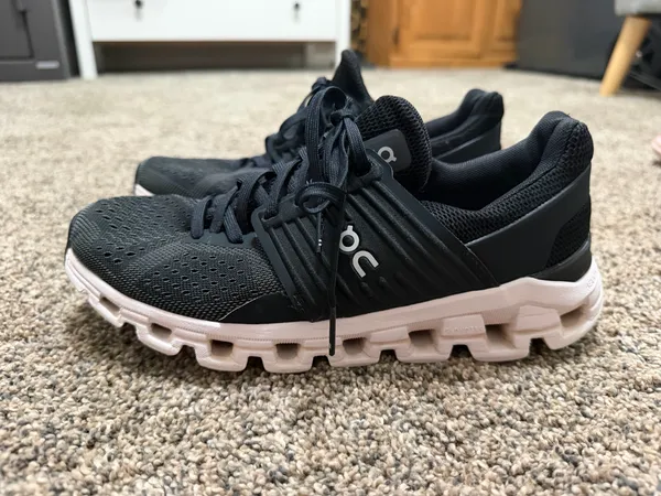 On Cloud Running Shoes Women’s Black - Image 2