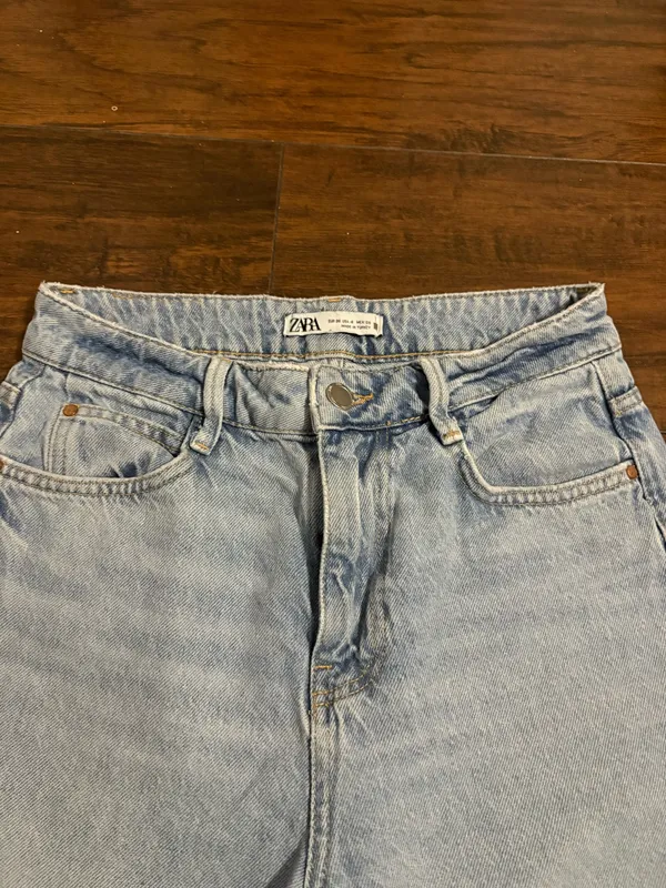ZARA High-Waisted Jeans Straight Leg - Image 3