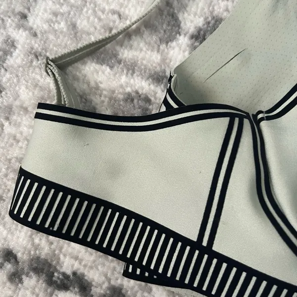 Alo Airlift Line Up Bra - Image 6