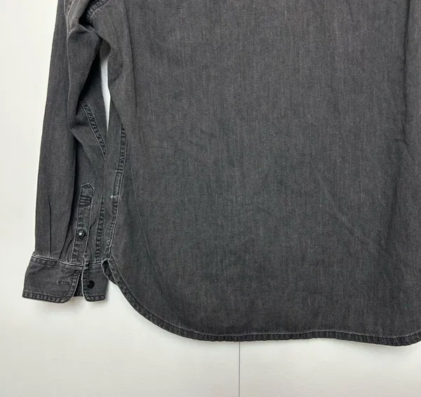 Madewell Denim Button Up Shirt in Lunar Wash Ash Black - Image 8
