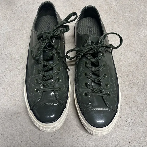 Converse Unisex Chuck Taylor Chuck 70 Patent Leather Low Military Green Shoes - Image 2