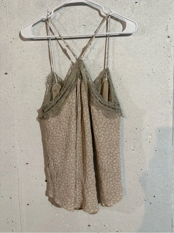 White Birch Floral Lace Trim Tank Top | Size: Medium - Image 3