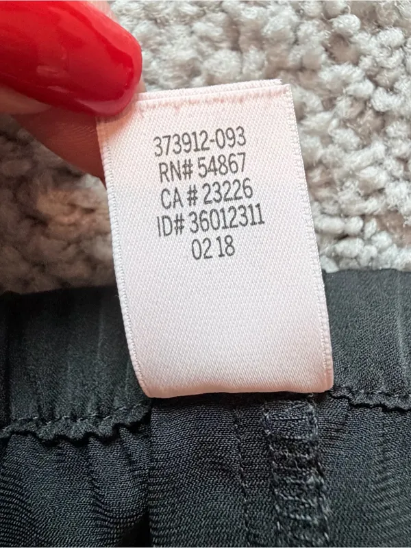 Victoria’s Secret Sleep Shorts size small - Image 4