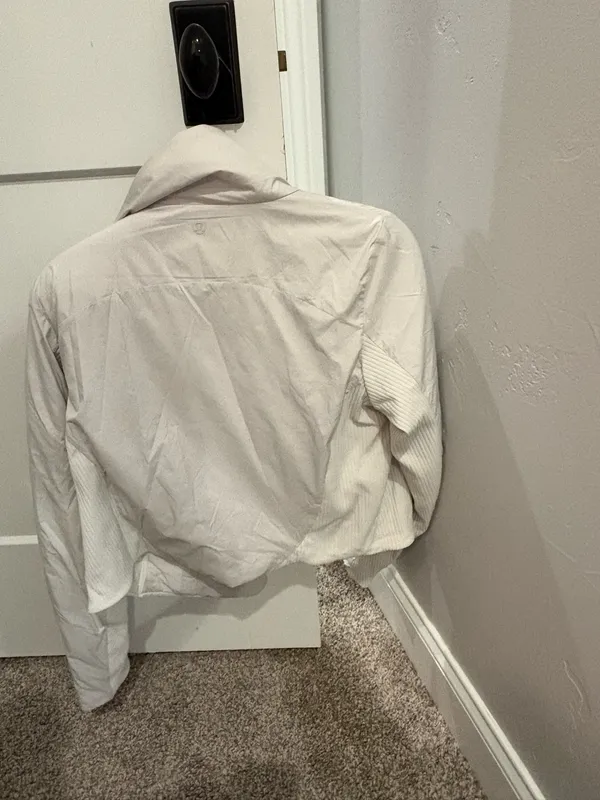 Lululemon jacket - Image 3