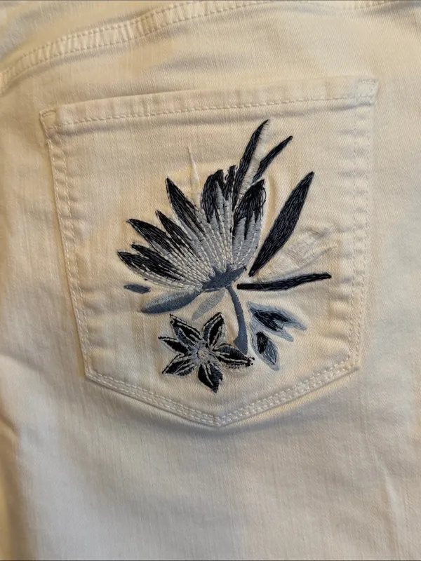 🔵🔵🔵3 for 12$🔵🔵🔵Women's White Embroidered Floral Shorts-16 - Image 5