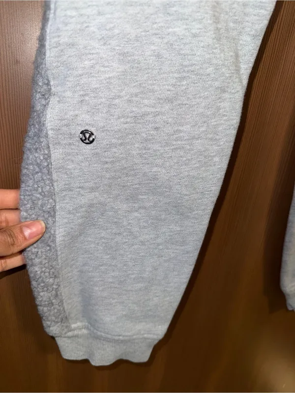 Lululemon scuba Sherpa Light Gray Joggers Pant Sz: 4 - Image 7