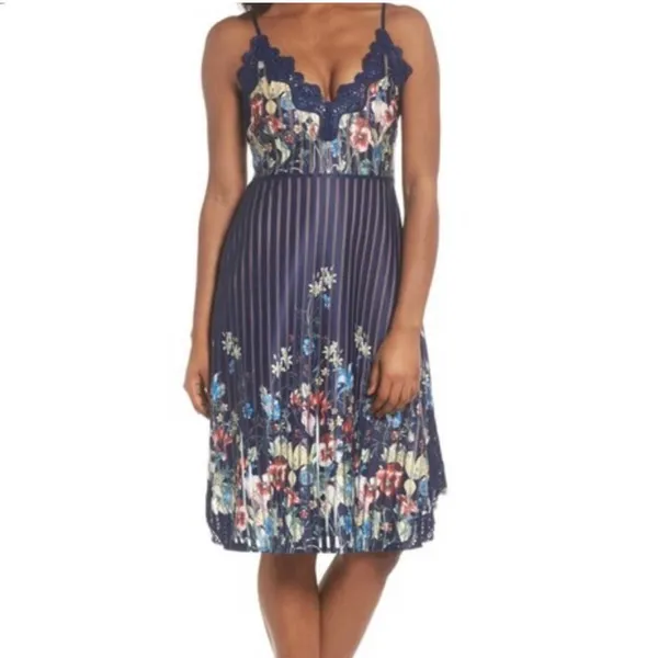 Foxiedox Floral Lace Trim Dress S Navy Blue Pleated‎ Fit & Flare Soft Girl - Image 13