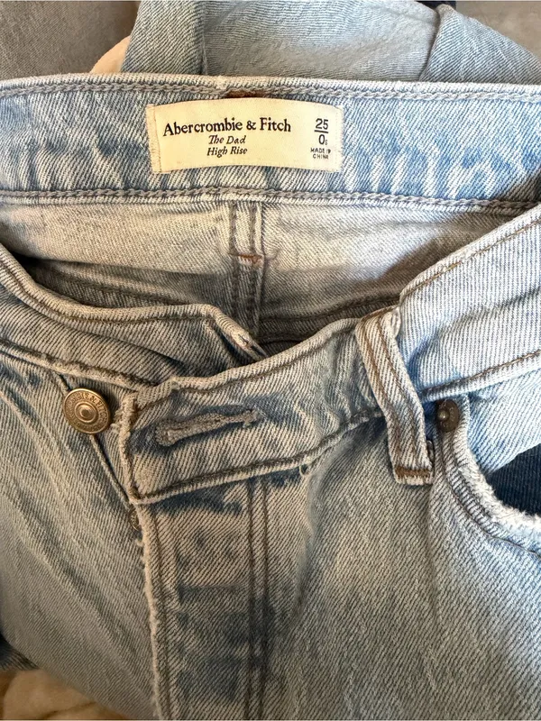 Abercrombie & Fitch The Dad High Rise Jean 25S - Image 3