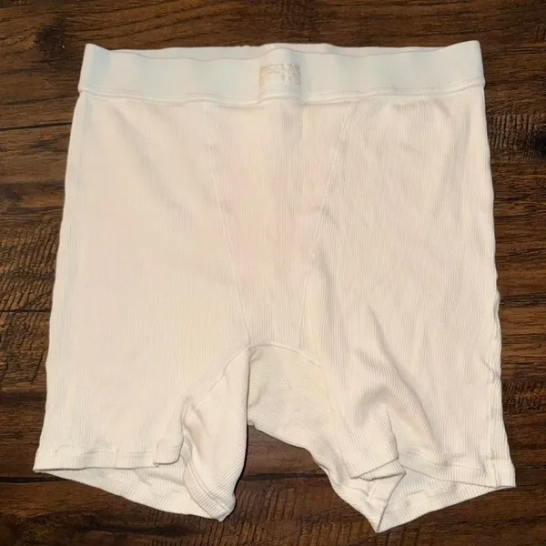 Skims‎ NWOT Boyfriend Boxer Bone Color Size Medium - Image 2